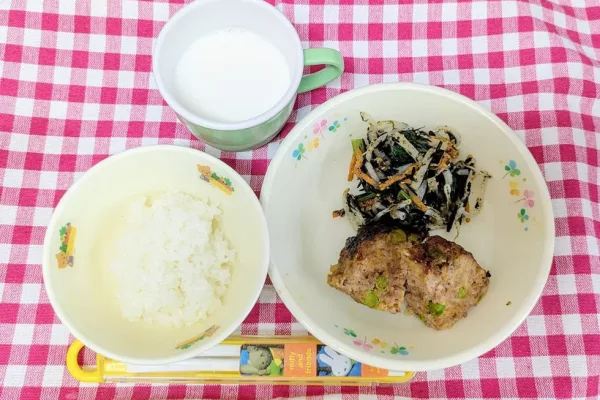 給食8