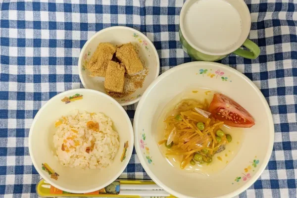 給食4